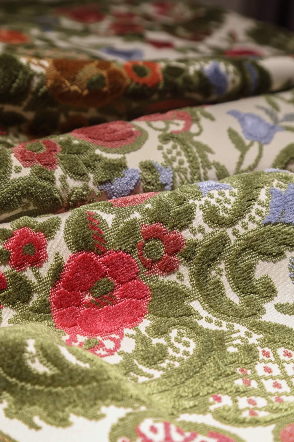 JBL Jacquard Velvet حسب ضرورت رنگین پھولوں کا مفت نمونہ کٹ-پائل فیبرک لگژری ہوم ٹیکسٹائل صوفے کے لیے